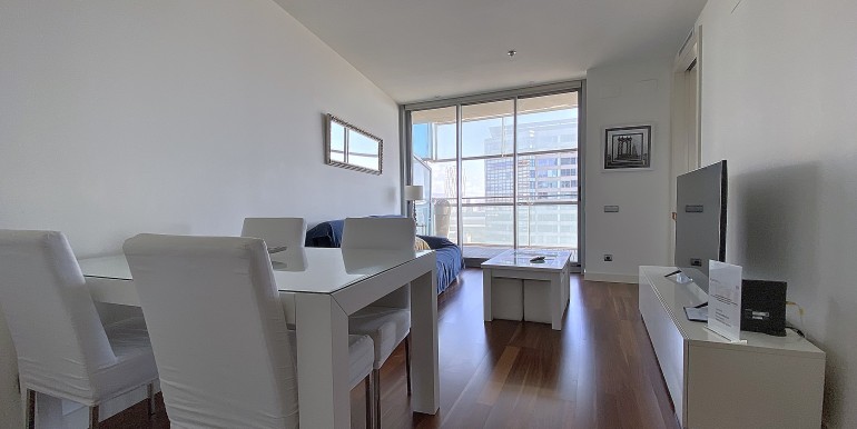 exclusivo-piso-en-venta-con-licencia-turistica-en-diagonal-mar-salon-1