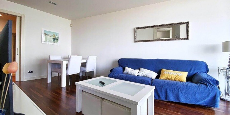 exclusivo-piso-en-venta-con-licencia-turistica-en-diagonal-mar-salon-3