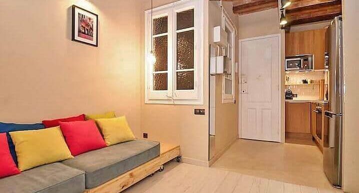 extraordinario-piso-en-venta-con-licencia-turistica-junto-el-paseo-de-gracia-salon-1