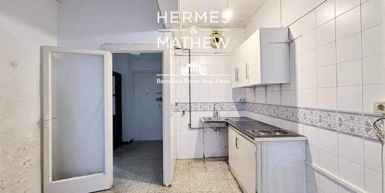 propiedad-en-venta-a-reformar-en-el-poble-sec-cocina-1