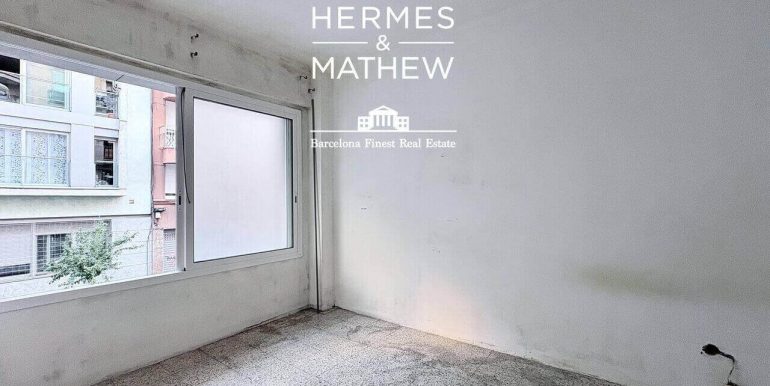 propiedad-en-venta-a-reformar-en-el-poble-sec-habitacion-3