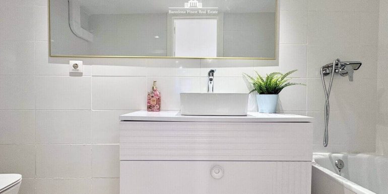 interesante-local-en-venta-de-125 m²-ubicado-en-el-corazon-del-raval-bano-3