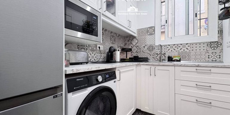planta-baja-duplex-con-encanto-en-venta-en-la-barceloneta-cocina-1