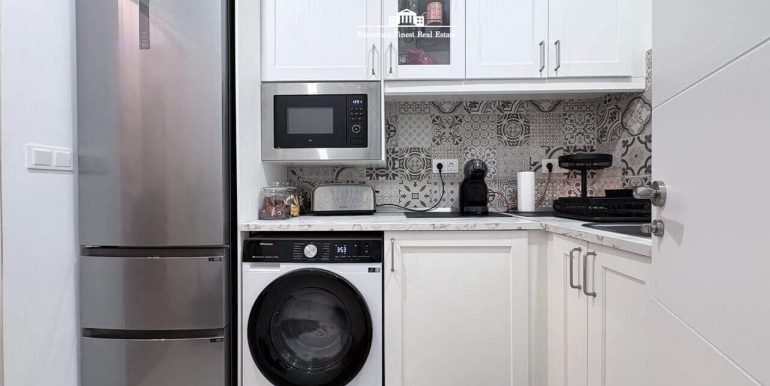 planta-baja-duplex-con-encanto-en-venta-en-la-barceloneta-cocina-3