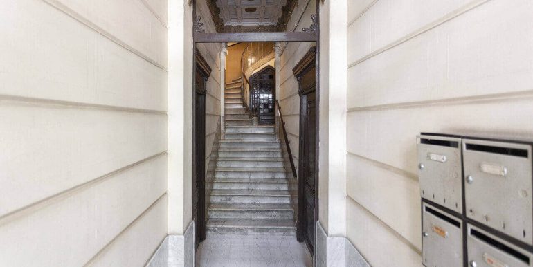 exclusivo-piso-en-venta-a-reformar-y-con-terraza-en-el-quadrat-dor-zonas-comunes-1