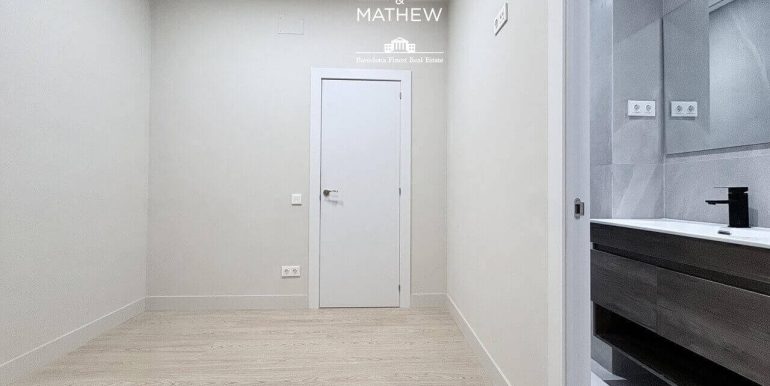 magnifico-piso-reformado-a-estrenar-con-dos-habitaciones-y-dos-baños-en-el-poble-sec-habitacion-7