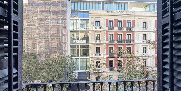 magnifico-piso-en-venta-de-dos-habitaciones-en-el-quadrat-balcon-3