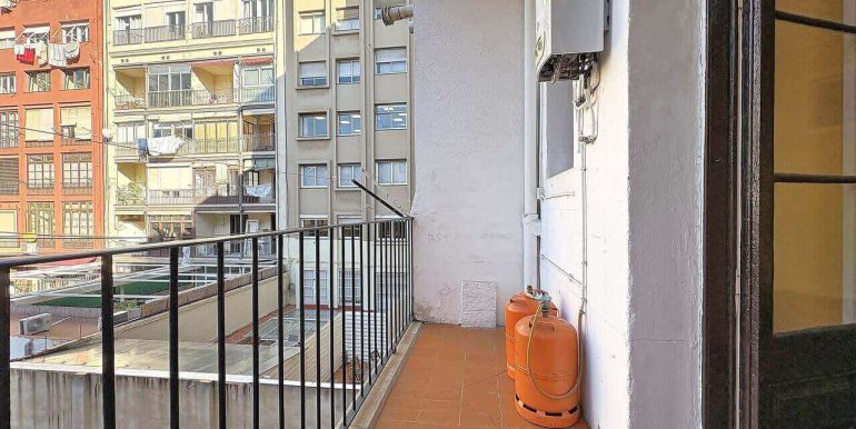 magnifico-piso-en-venta-de-dos-habitaciones-en-el-quadrat-balcon-5
