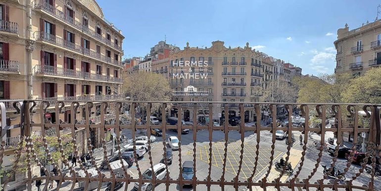 magnifico-piso-en-venta-con-dos-habitaciones-y-dos-banos-en-el-quadrat-dor-balcon-1