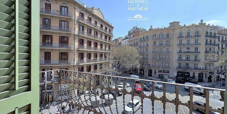 magnifico-piso-en-venta-con-dos-habitaciones-y-dos-banos-en-el-quadrat-dor-balcon-6