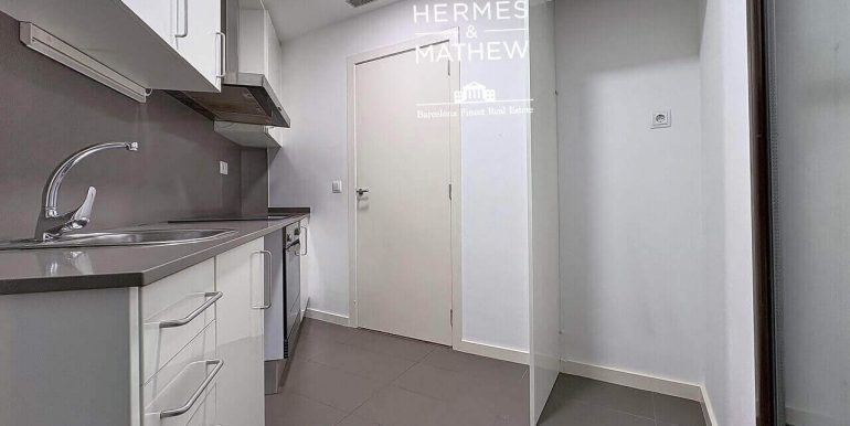 magnifico-piso-en-venta-con-dos-habitaciones-y-dos-banos-en-el-quadrat-dor-cocina-2