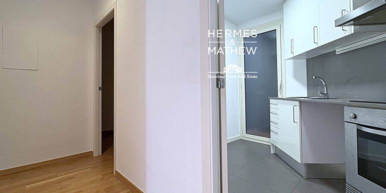 magnifico-piso-en-venta-con-dos-habitaciones-y-dos-banos-en-el-quadrat-dor-cocina-4