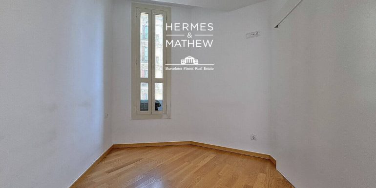 magnifico-piso-en-venta-con-dos-habitaciones-y-dos-banos-en-el-quadrat-dor-habitacion-2
