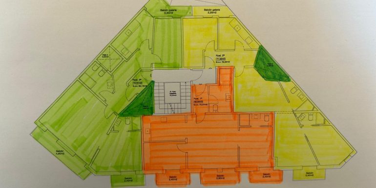magnifico-piso-en-venta-con-dos-habitaciones-y-dos-banos-en-el-quadrat-dor-plano-1