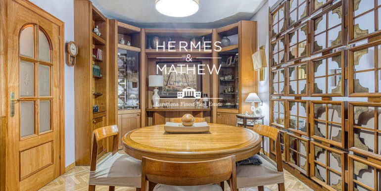 piso-en-venta-en-el-quadrat-dor-de-cuatro-habitaciones-comedor-2