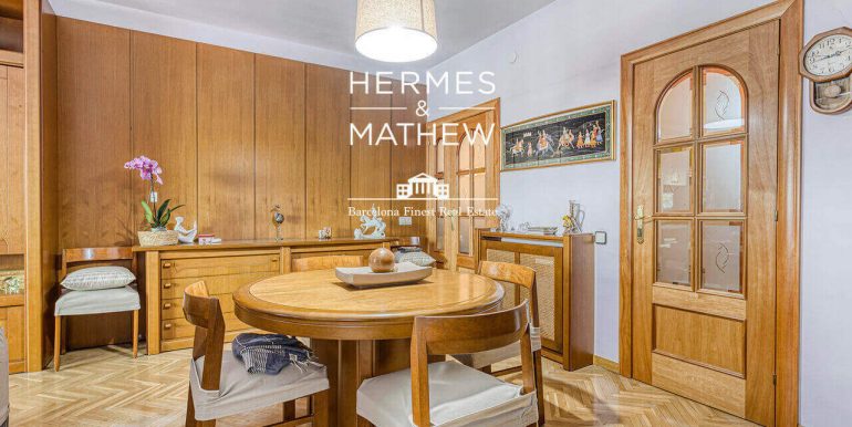 piso-en-venta-en-el-quadrat-dor-de-cuatro-habitaciones-comedor-6