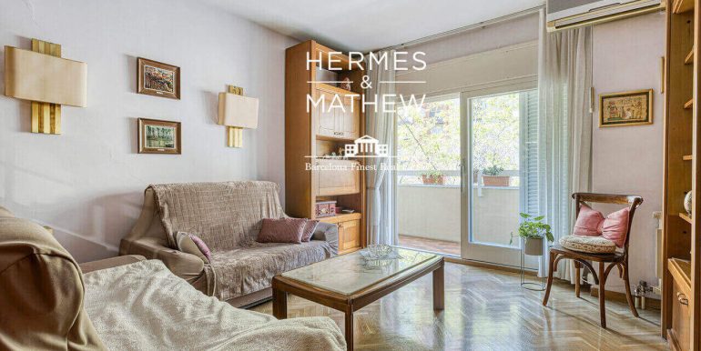 piso-en-venta-en-el-quadrat-dor-de-cuatro-habitaciones-salon-1