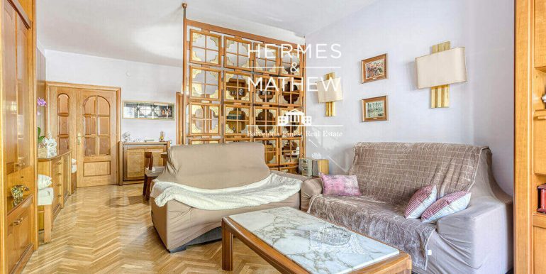 piso-en-venta-en-el-quadrat-dor-de-cuatro-habitaciones-salon-3