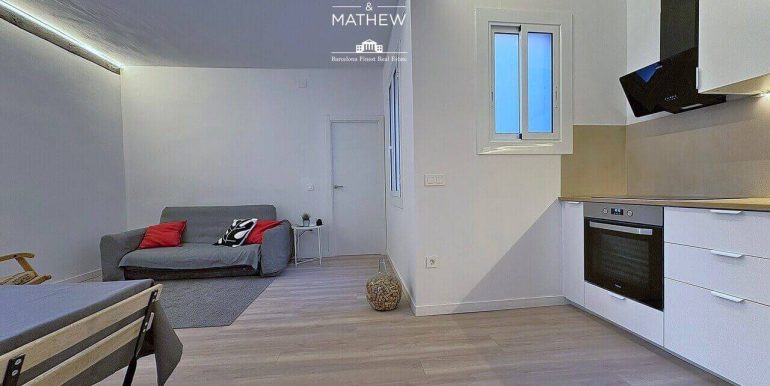encantador-piso-en-venta-con-una-habitacion-en-el-corazon-del-raval-salon-7