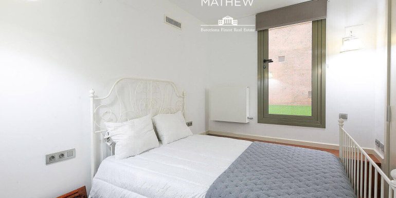 exclusivo-piso-en-venta-con-dos-habitaciones-junto-lavinguda-del-portal-de-langel-habitacion-1