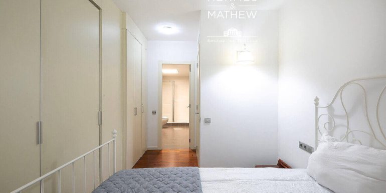 exclusivo-piso-en-venta-con-dos-habitaciones-junto-lavinguda-del-portal-de-langel-habitacion-4