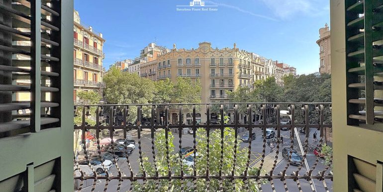magnifico-piso-en-venta-de-dos-habitaciones-junto-la-placa-doctor-letamendi-balcon-7