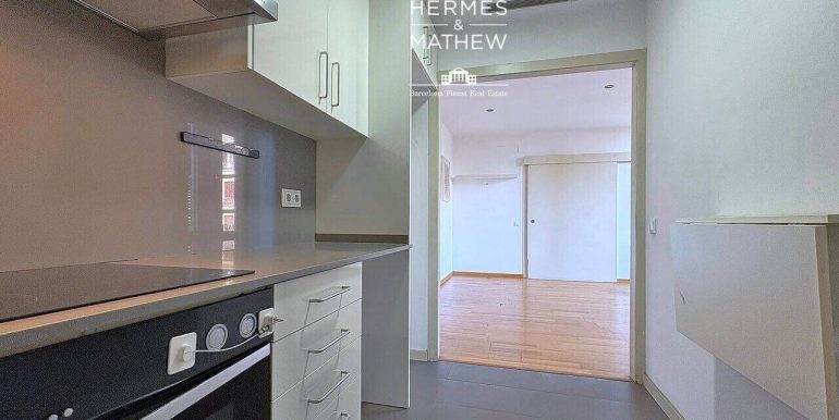 magnifico-piso-en-venta-de-dos-habitaciones-junto-la-placa-doctor-letamendi-cocina-5