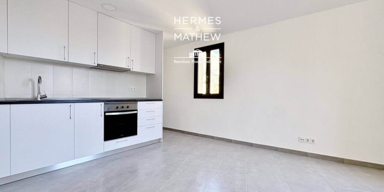 atico-en-venta-a-pocos-minutos-de-la-avenida-paralelo-cocina-4
