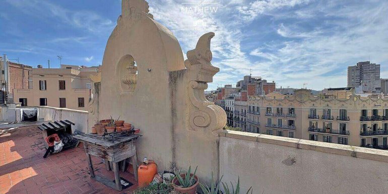 luminoso-atico-a-reformar-en-finca-historica-con-una-ubicacion-inmejorable-en-el-centro-de-barcelona-terraza-7