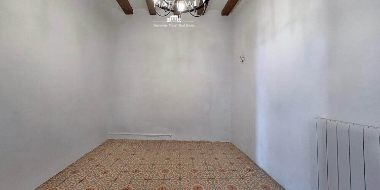 magnifico-piso-senorial-a-reformar-en-venta-en-finca-historica-junto-a-las-ramblas-y-calle-ferran-una-joya-con-gran-potencial-en-el-corazon-de-barcelona-habitacion-10