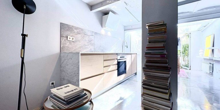 duplex-de-diseno-a-minutos-de-la-sagrada-familia-espacio-unico-con-alma-creativa-cocina-4