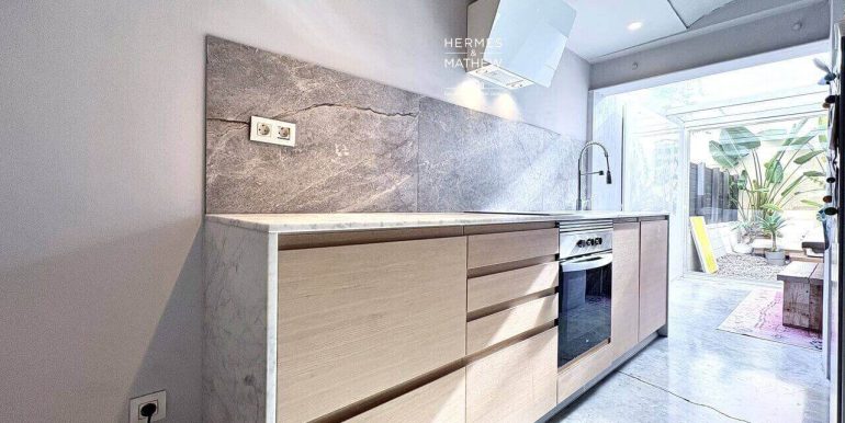 duplex-de-diseno-a-minutos-de-la-sagrada-familia-espacio-unico-con-alma-creativa-cocina-5