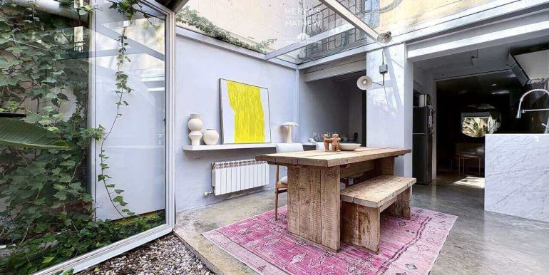 duplex-de-diseno-a-minutos-de-la-sagrada-familia-espacio-unico-con-alma-creativa-comedor-1