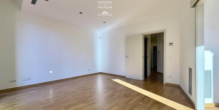 espectacular-piso-en-venta-en-finca-clasica-rehabilitada-en-el-corazon-del-quadrat-dor-barcelona-salon-6