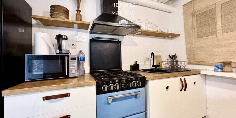 encantador-y-singular-duplex-en-venta-en-pleno-barrio-del-raval-cocina-3