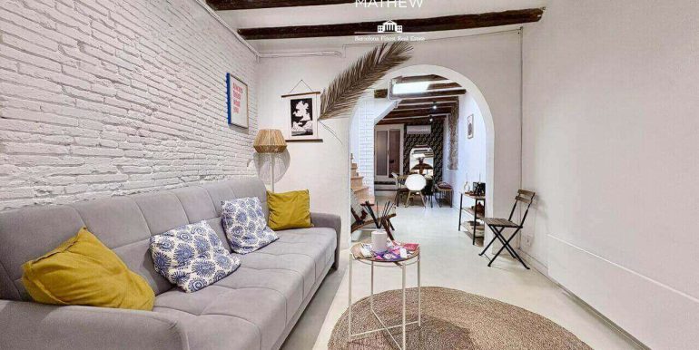 encantador-y-singular-duplex-en-venta-en-pleno-barrio-del-raval-salon-5
