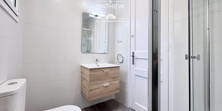 extraordinaria-vivienda-en-venta-totalmente-reformada-situada-a-escasos-pasos-de-rambla-catalunya-y-paseo-de-gracia-bano-5