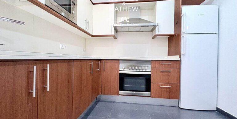 extraordinaria-vivienda-en-venta-totalmente-reformada-situada-a-escasos-pasos-de-rambla-catalunya-y-paseo-de-gracia-cocina-2