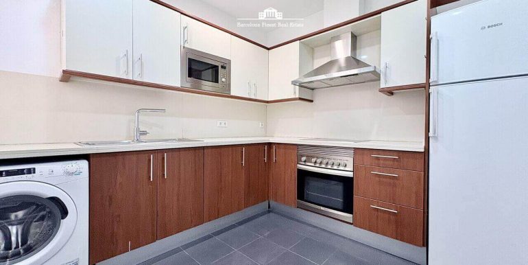extraordinaria-vivienda-en-venta-totalmente-reformada-situada-a-escasos-pasos-de-rambla-catalunya-y-paseo-de-gracia-cocina-4