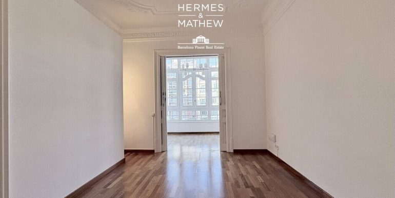 extraordinaria-vivienda-en-venta-totalmente-reformada-situada-a-escasos-pasos-de-rambla-catalunya-y-paseo-de-gracia-habitacion-1