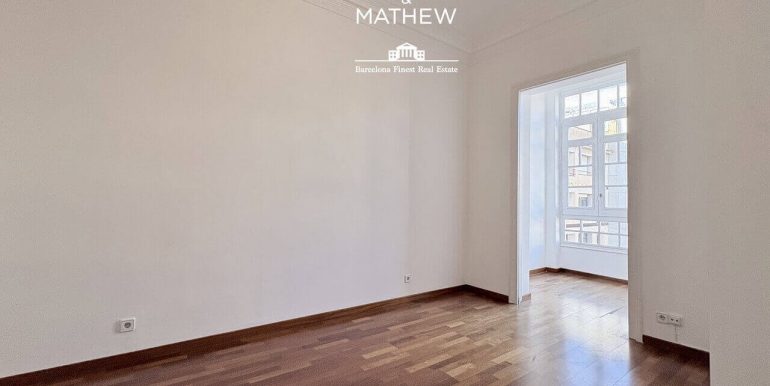 extraordinaria-vivienda-en-venta-totalmente-reformada-situada-a-escasos-pasos-de-rambla-catalunya-y-paseo-de-gracia-habitacion-2