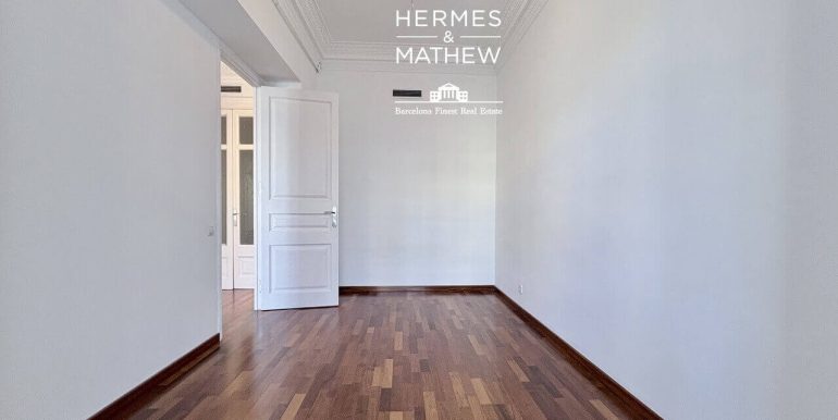 extraordinaria-vivienda-en-venta-totalmente-reformada-situada-a-escasos-pasos-de-rambla-catalunya-y-paseo-de-gracia-habitacion-5