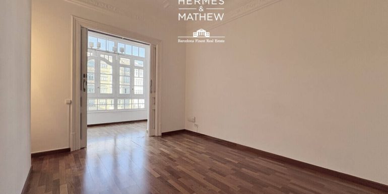 extraordinaria-vivienda-en-venta-totalmente-reformada-situada-a-escasos-pasos-de-rambla-catalunya-y-paseo-de-gracia-salon-2