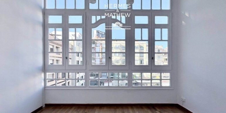 extraordinaria-vivienda-en-venta-totalmente-reformada-situada-a-escasos-pasos-de-rambla-catalunya-y-paseo-de-gracia-salon-4