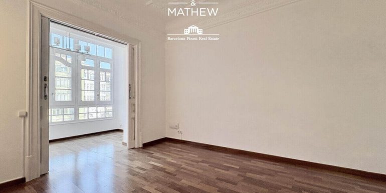 extraordinaria-vivienda-en-venta-totalmente-reformada-situada-a-escasos-pasos-de-rambla-catalunya-y-paseo-de-gracia-salon-8