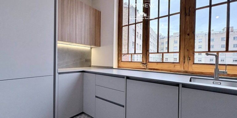 piso-en-venta-totalmente-reformado-a-estrenar-en-la-superilla-de-consell-de-cent-cocina-3