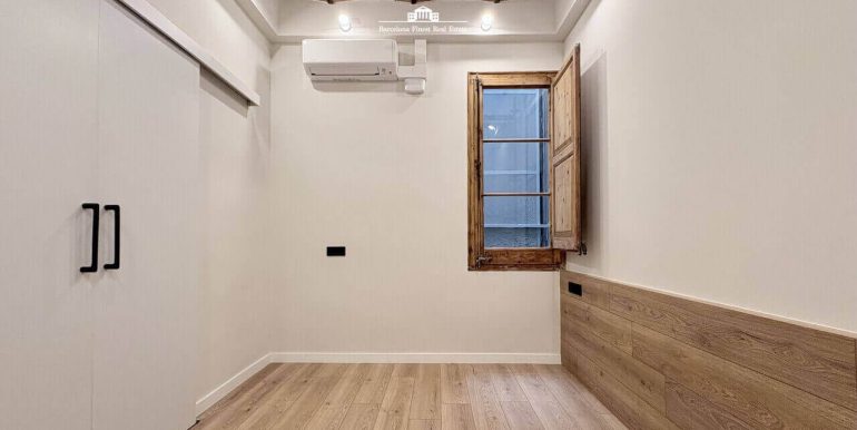 piso-en-venta-totalmente-reformado-a-estrenar-en-la-superilla-de-consell-de-cent-habitacion-3