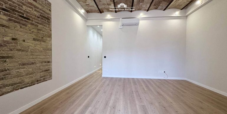 piso-en-venta-totalmente-reformado-a-estrenar-en-la-superilla-de-consell-de-cent-salon-8