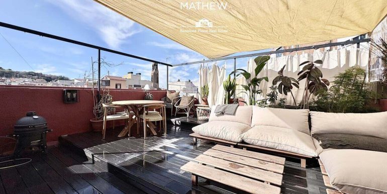 atico-duplex-con-terraza-de-30-m²-en-venta-en-el-poble-sec-luz-caracter-y-vida-mediterranea-terraza-4