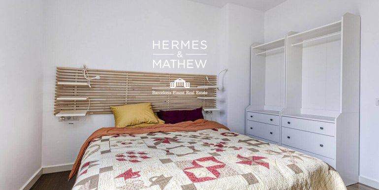 exclusiva-vivienda-en-venta-en-rambla-catalunya-con-vistas-privilegiadas-a-la-sagrada-familia-habitacion-6_Easy-Resize.com